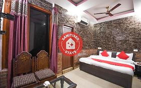 Oyo 67033 Hotel Sahil Plaza